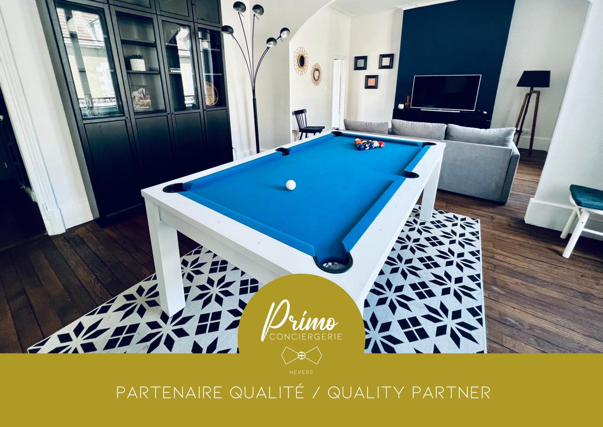 Le General: Prestigious Apartment with Billiards and Private Parking Nevers Exterior photo